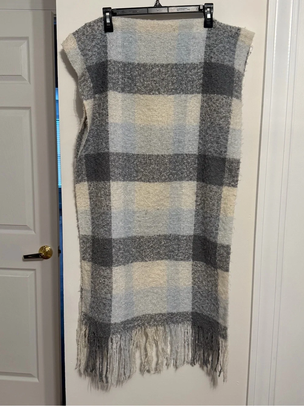 Cozy Plaid Fringe Sleeveless Knit Scarf in Gray & Cream